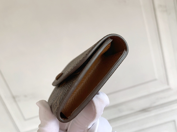 LVコピーウォレット背面デザイン